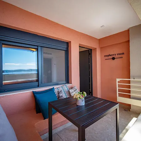 Plakes Sea View *