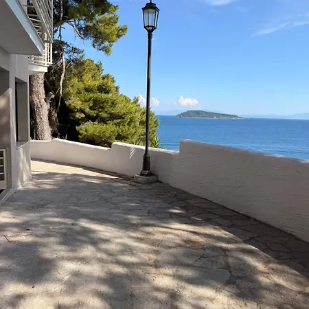Plakes Sea View *